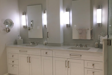 Example of a transitional bathroom design in Philadelphia