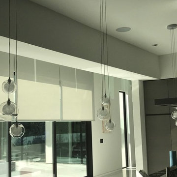 MODERN VILLA KITCHEN DESIGN