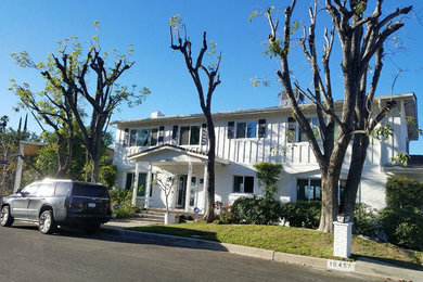 Home design - contemporary home design idea in Los Angeles