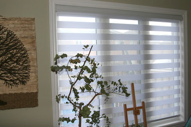 Dining room - large modern dining room idea in Toronto