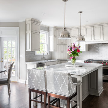 A Kitchen for Family and Entertaining