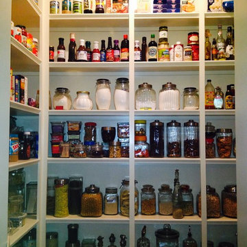 Chateau Grandes Chenes Walk in Pantry