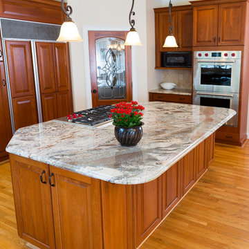 Indian Hill Traditional Kitchen with Bar Alcove