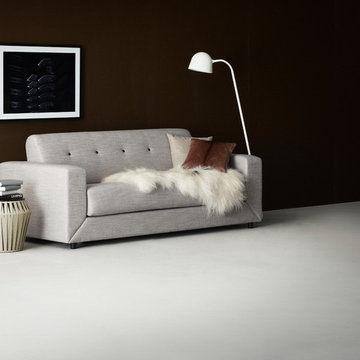 Helles Schlafsofa mit Stauraum