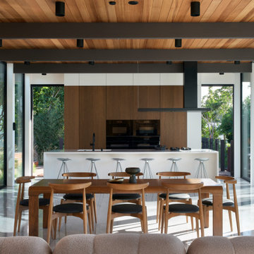 Malibu Glass Box House by Klopf Architecture