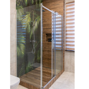 75+ Badezimmer mit Wäscheaufbewahrung und freistehendem Waschtisch