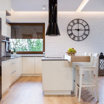 High Gloss and Laminate Kitchen
