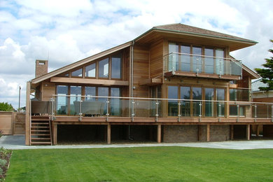 Photo of a contemporary home in Sussex.