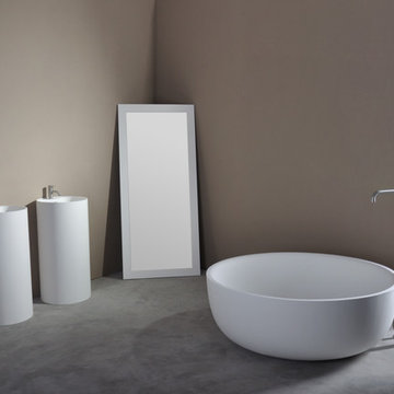 Round Solid Surface Free Standing Bathtubs from Europe
