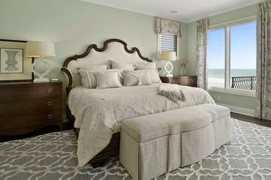 Bedroom - transitional bedroom idea in Miami