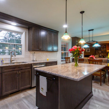 Spacious Eat In Kitchen in Rocky River