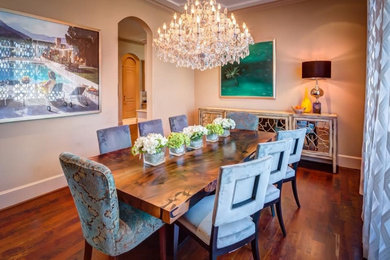 Example of a dining room design in Houston