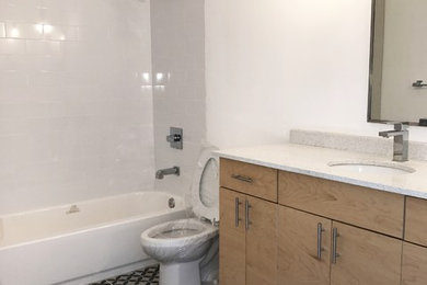 Example of an urban bathroom design in Miami