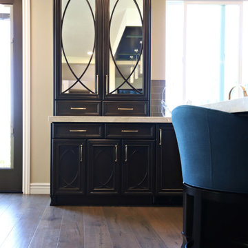 Mirrored Sophistication in Olivenhain