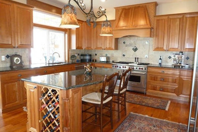 Inspiration for a timeless kitchen remodel in Seattle