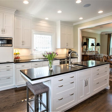 Open and Airy Entertaining Space in Hinsdale