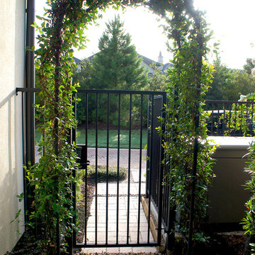 Charleston Style Courtyard - East Shore, Woodlands