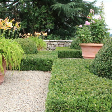 Gartenplanung und Ausführung im LeManoir in Felsberg