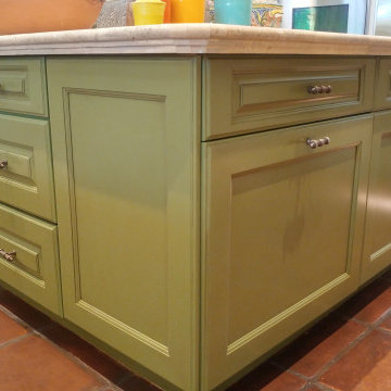Paradise Valley Kitchen Cabinet Repaint / Adding accent color