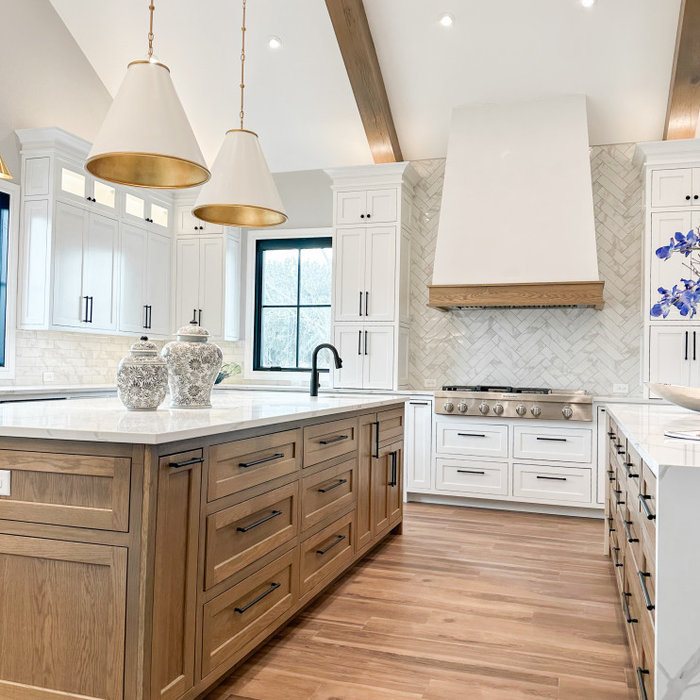 Inspiration for a modern kitchen remodel in Austin
