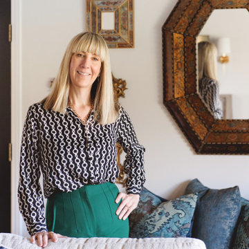 Eclectic Transitional Family Room