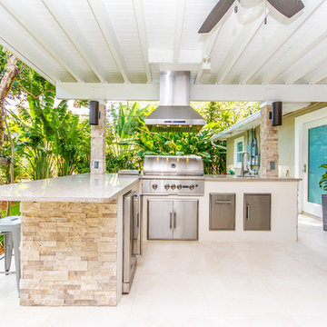 Modern Miami Outdoor Kitchen