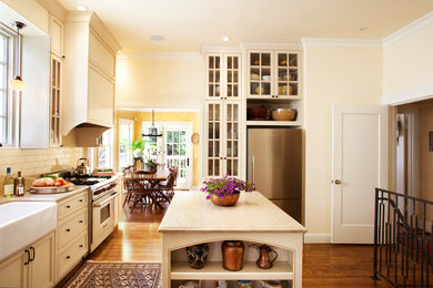 Elegant kitchen photo in New York