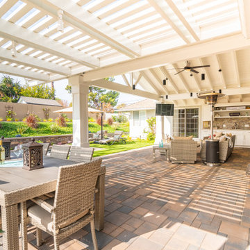 The California Room w/ Dining Area