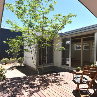 他の地域のモダンスタイルのおしゃれなデッキの写真