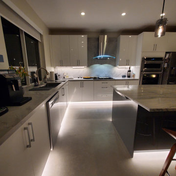 Stunning Kitchen Remodel Done in White and Gray Cabinets
