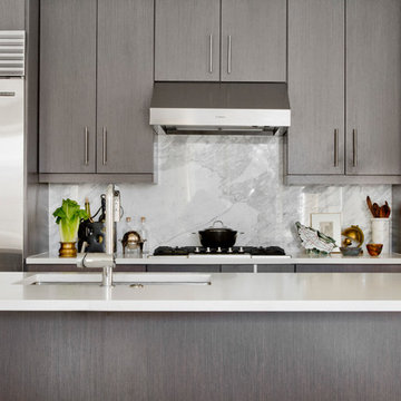 Houzz Tour: Art and Natural Light Shine in a Contemporary Apartment