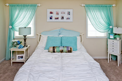 Example of a classic bedroom design in Philadelphia