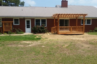 Arts and crafts deck photo in Charlotte