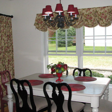 Kitchen Nook Balloon Valance & Drapes