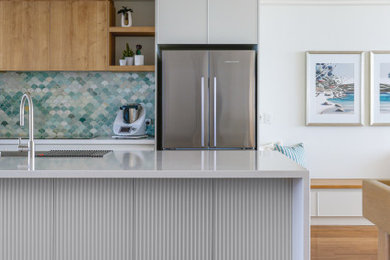 Photo of a modern kitchen in Melbourne.