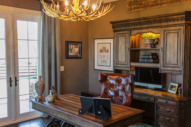 Inspiration for a contemporary home office remodel in Nashville