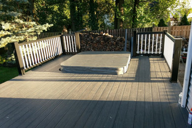 Example of a transitional deck design in New York