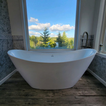 Freestanding Tub with Mt. Rainier in the background