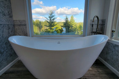 Freestanding Tub with Mt. Rainier in the background