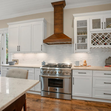 Striking hood range with cabinet detail