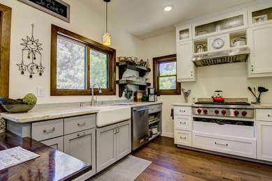 Photo of a transitional kitchen in Sacramento.