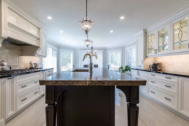 Kitchen - kitchen idea in Toronto
