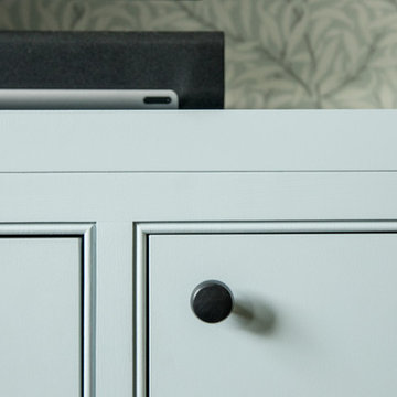 Floating Media Unit