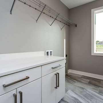 1 1/2 Story Moern Prairie Plan #66118