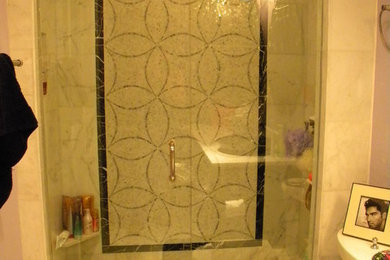Inspiration for a timeless bathroom remodel in Dallas