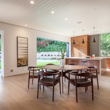 Awesome Contemporary Home with glass walls in Los Angeles