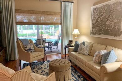 Elegant home design photo in Tampa