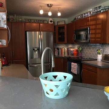Modern Backsplash With Unique Pattern Designs GIve A Cozy Feel