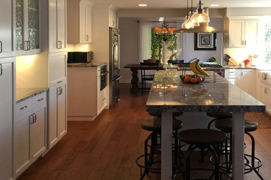 Example of a classic kitchen design in Seattle
