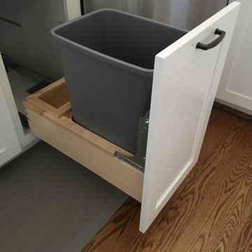 Full-Extension Trash Bin